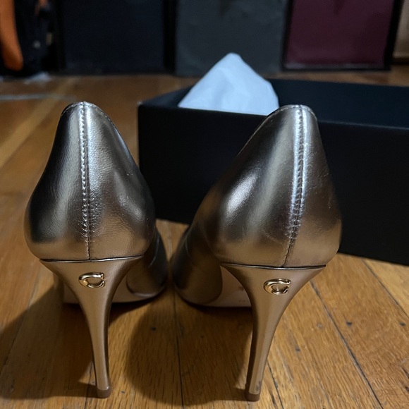 Coach Skyler Pump, color champage - Picture 7 of 8